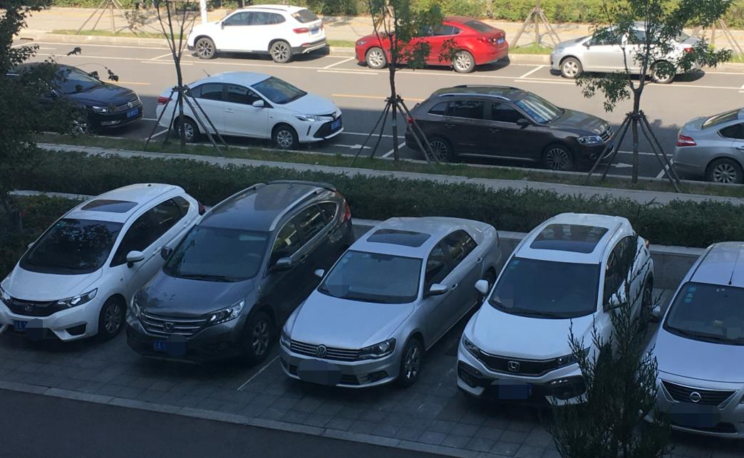 刚买的新车,老丈人一串鞭炮下去,光喷漆就花了3000元