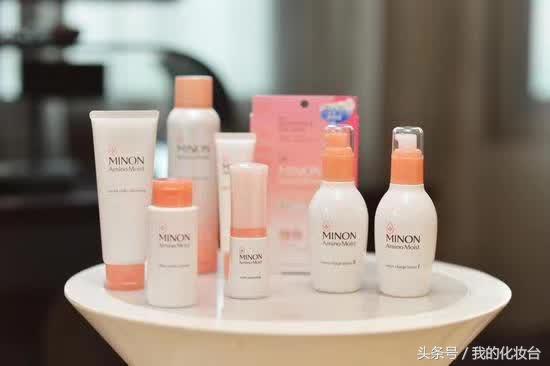 水乳为秋冬干燥肌肤保驾护航,秋冬换季皮肤干该用什么水乳