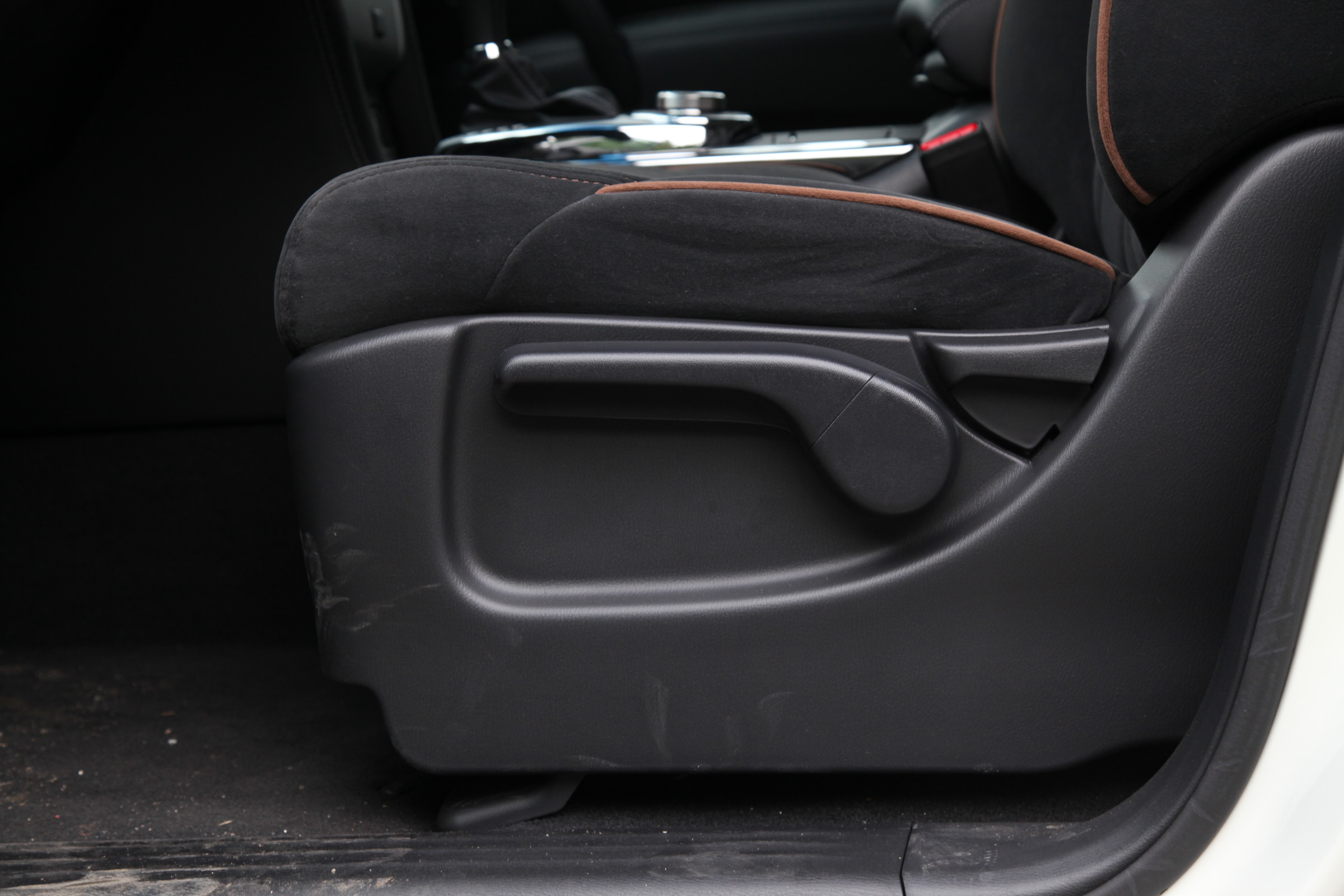 日产途乐4.0铂金版陆巡,日产途乐四驱越野不输牧马人