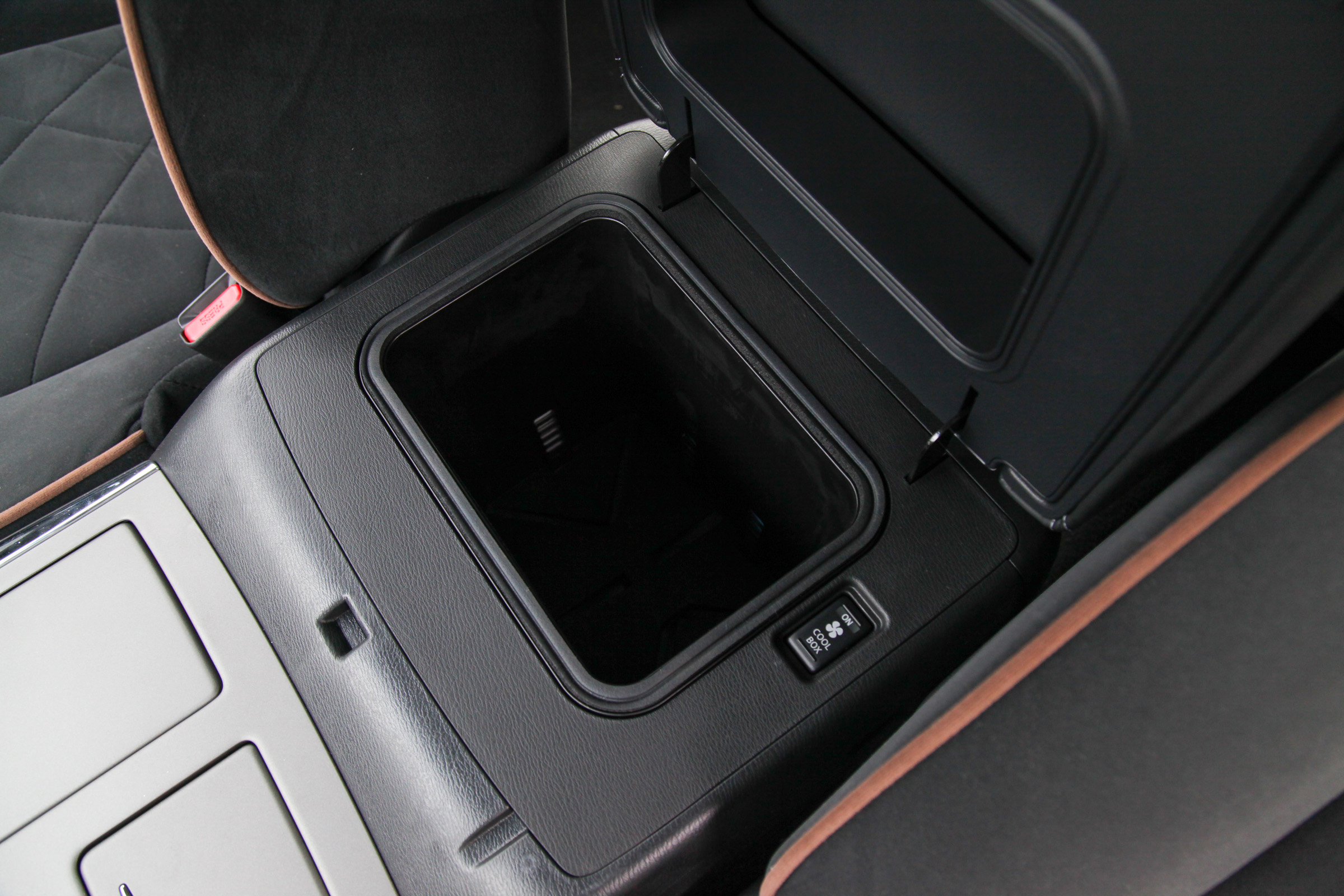 日产途乐4.0铂金版陆巡,日产途乐四驱越野不输牧马人