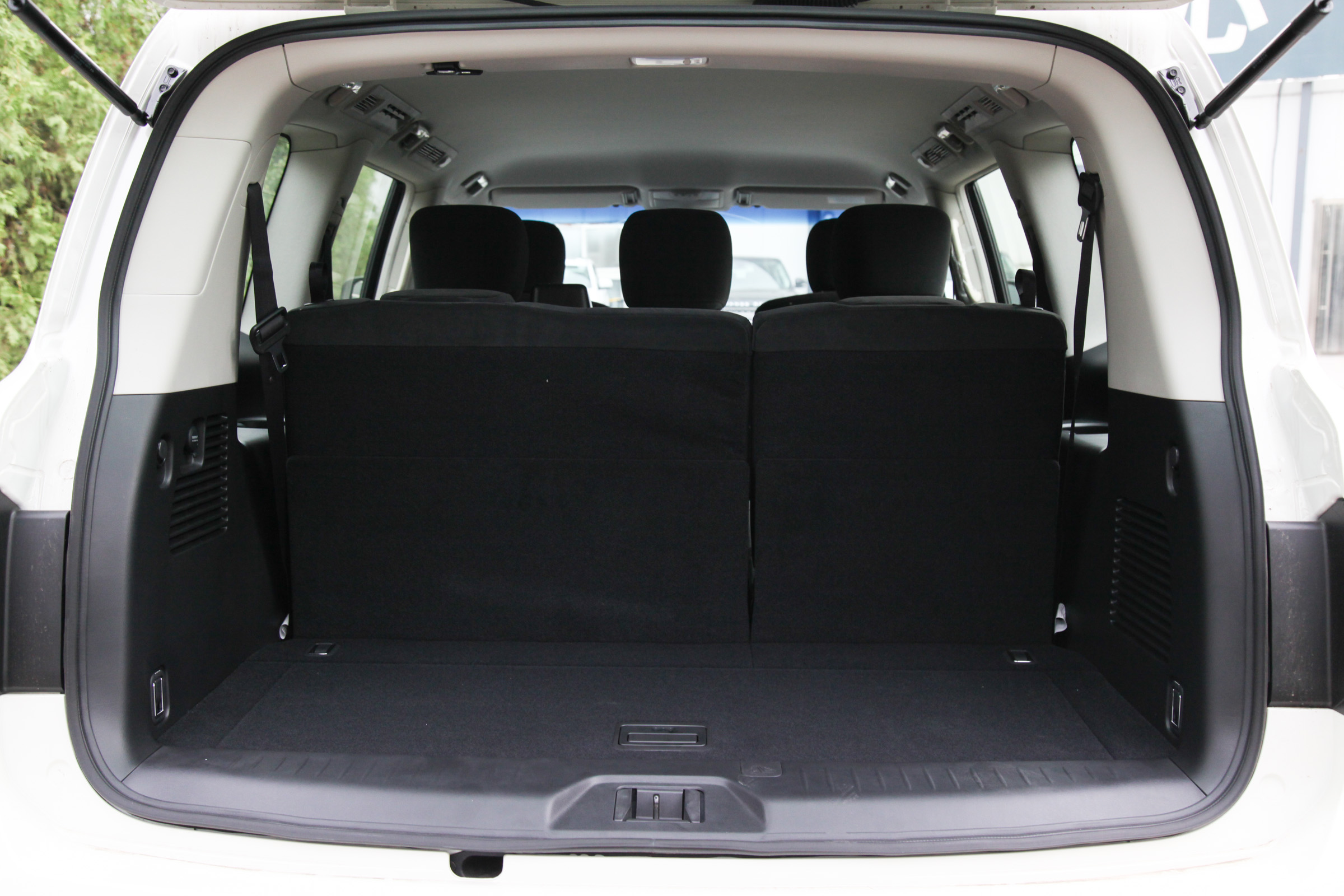 日产途乐4.0铂金版陆巡,日产途乐四驱越野不输牧马人