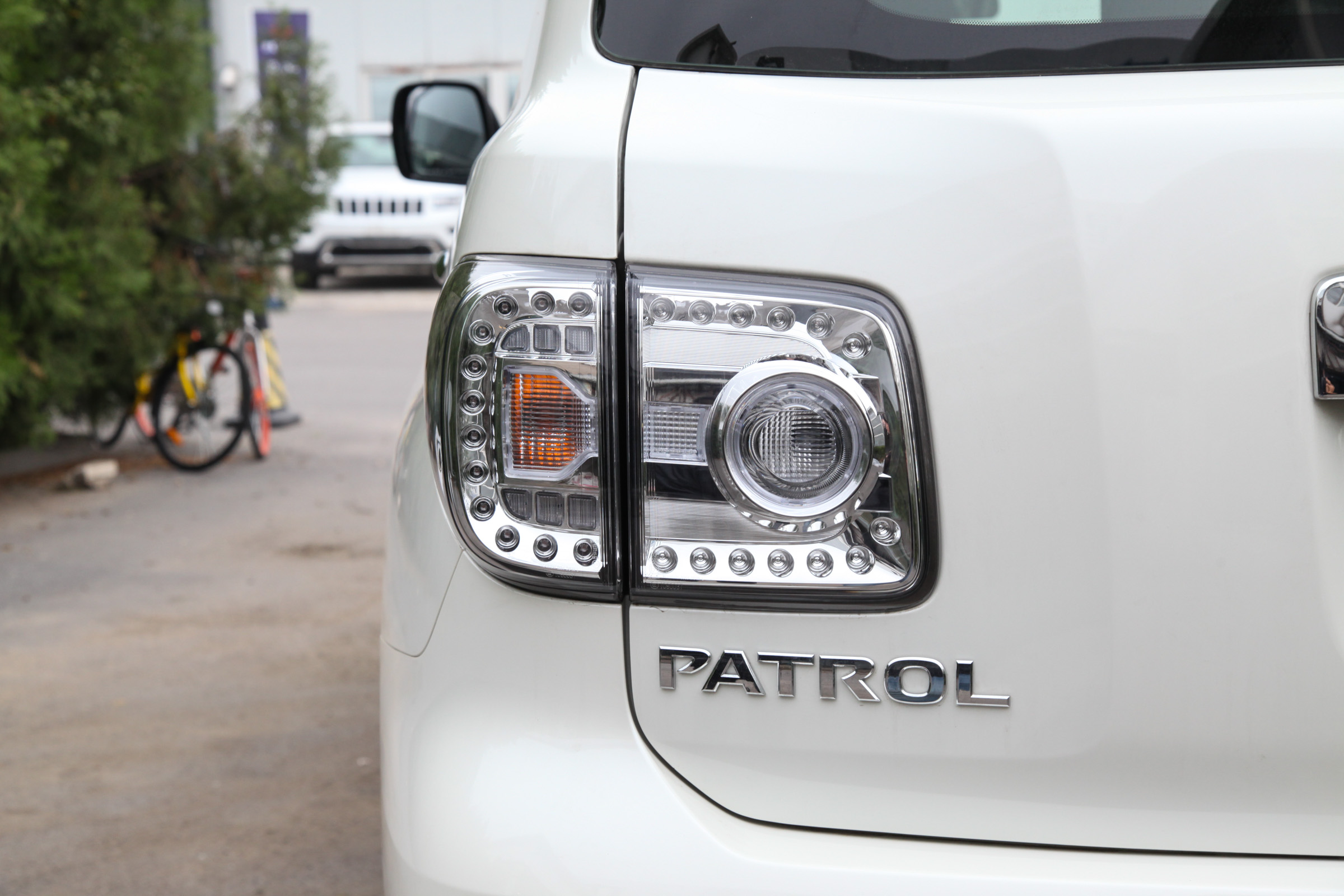 日产途乐4.0铂金版陆巡,日产途乐四驱越野不输牧马人