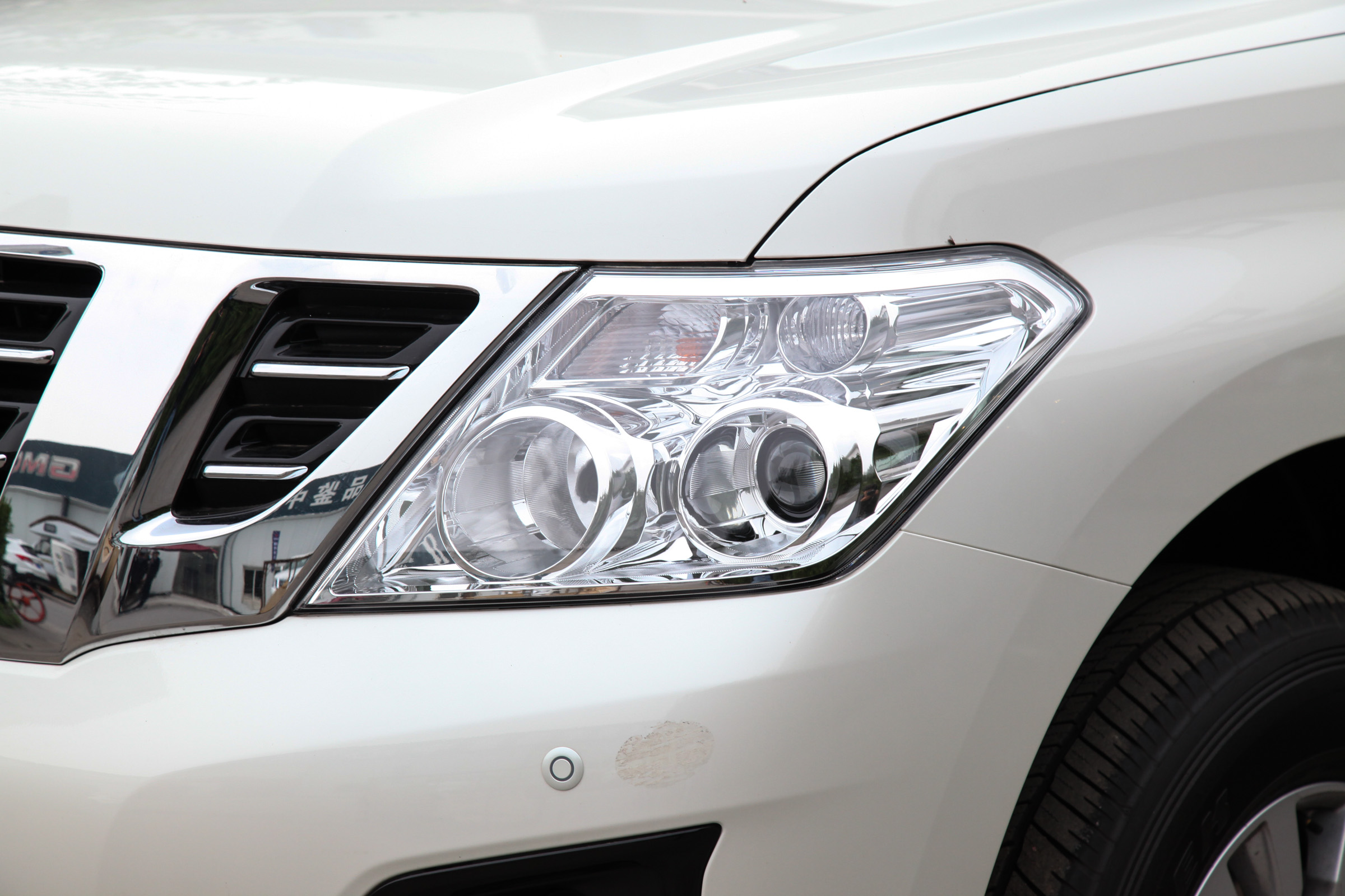 日产途乐4.0铂金版陆巡,日产途乐四驱越野不输牧马人