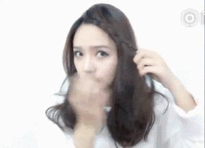 刘海长了遮住眼睛怎么扎,刘海长了扎眼睛怎么办