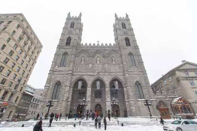 荒野猎人小李子救印第安女人,荒野猎人小李子遇到暴风雪