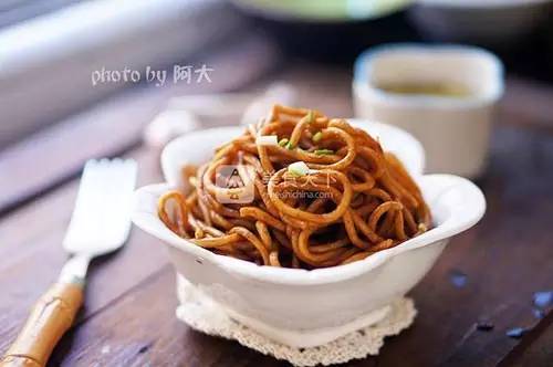 如何让菜品看起来油亮,教你1招口感脆嫩又入味