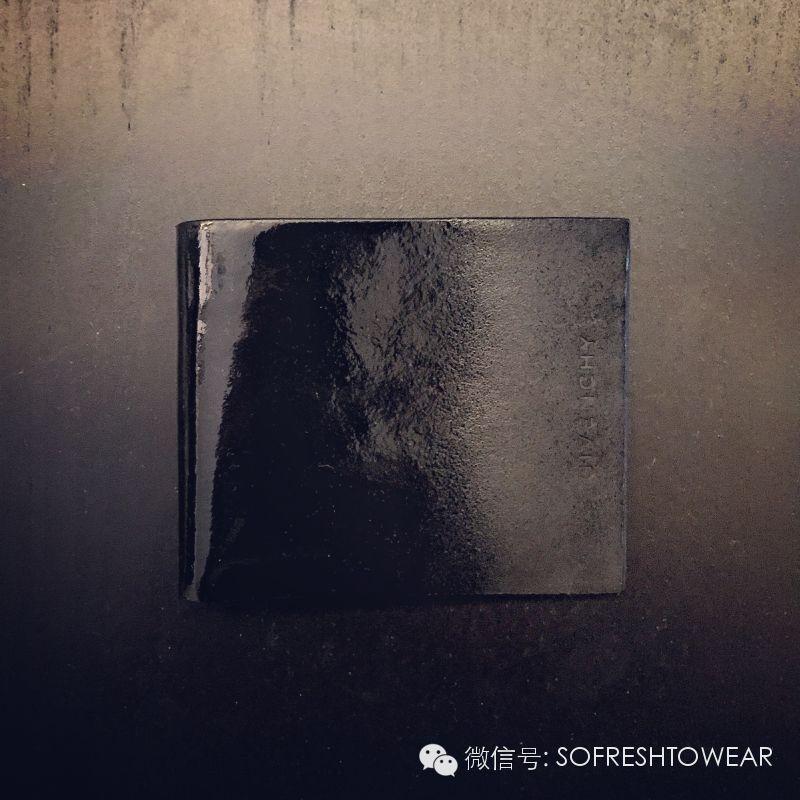 买钱包还是卡包,chanel链条钱包好买吗