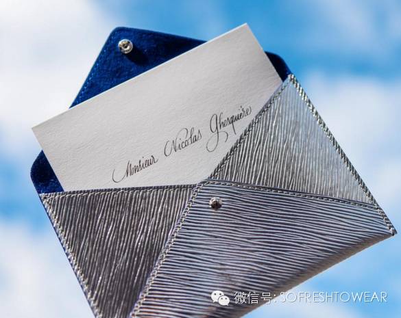 买钱包还是卡包,chanel链条钱包好买吗