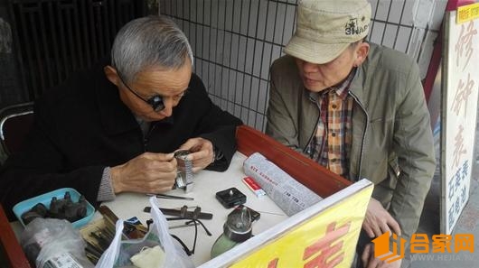 他是宜昌最老钟表师,不愁吃穿只为图个乐