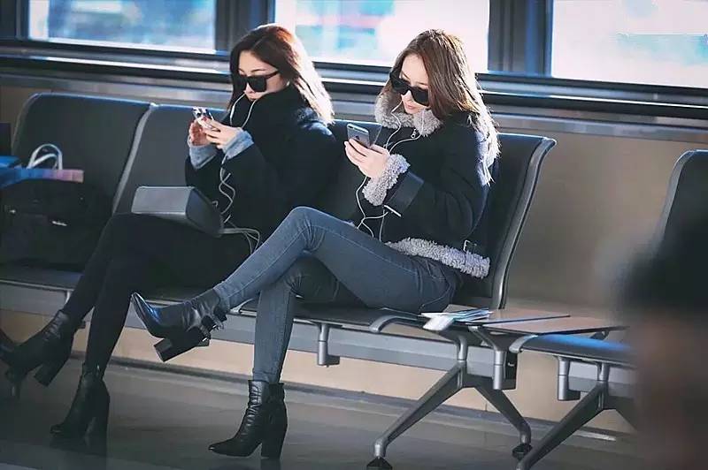韩国郑氏姐妹,jessicakrystal郑氏姐妹机场look
