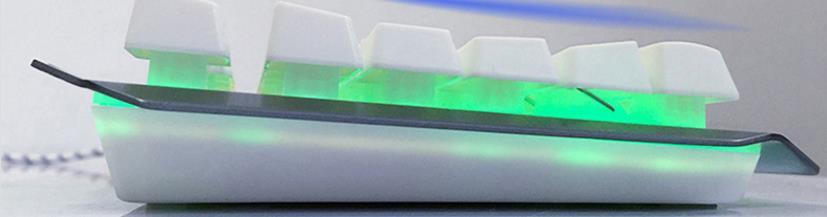 新盟曼巴狂蛇键盘,玩cf键盘推荐500左右红轴单模