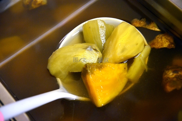 怡芳琪鑫--农庄自种蔬菜与台湾传统烹饪的完美结合