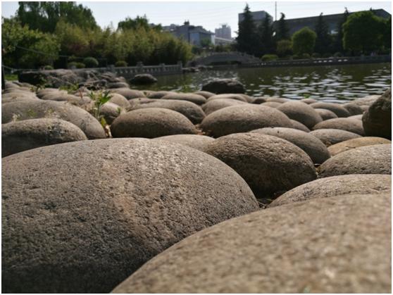 流滑得让你爱不释手荣耀V8全面评测