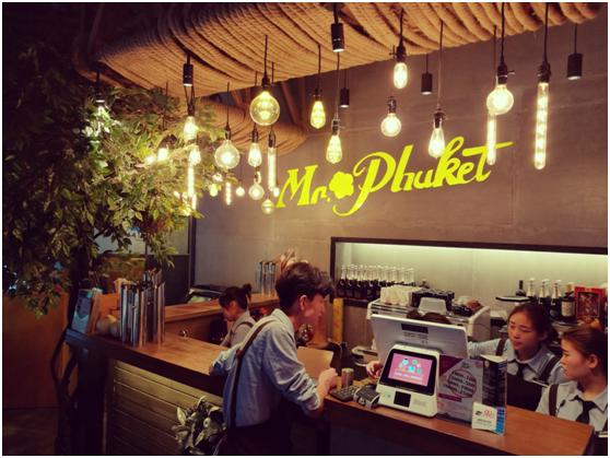 流滑得让你爱不释手荣耀V8全面评测