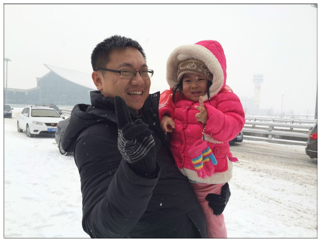 宝宝买了玩具,给宝宝买了一个会说话的玩具