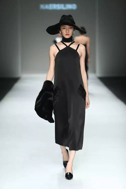 深圳时装周奇葩事件,深圳时装周事件