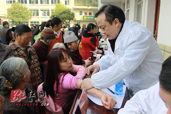 县政府办开展送医送药下乡活动,州政协组织开展送医送药下乡活动