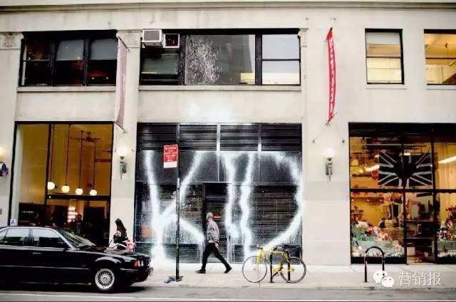 1件T恤卖上千元美金抢购现场需警察维持秩序,Supreme为什么这么牛!