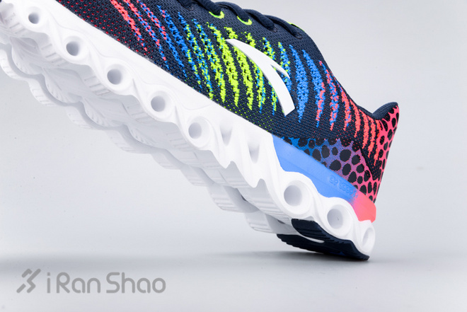 安踏能量环呼吸跑鞋清风徐来亦未来