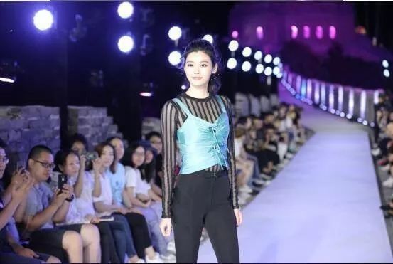 奢侈品逼格,奢侈品越来越颠了