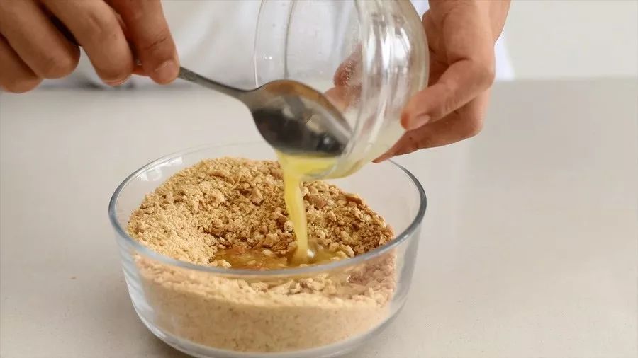 家庭蛋糕最简单裱花做法,家庭蛋糕裱花最简单做法