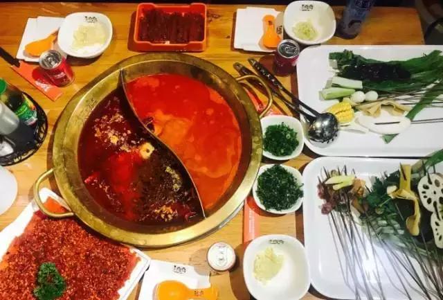 大连有一家特别的火锅店,大连适合去吃的平价火锅店
