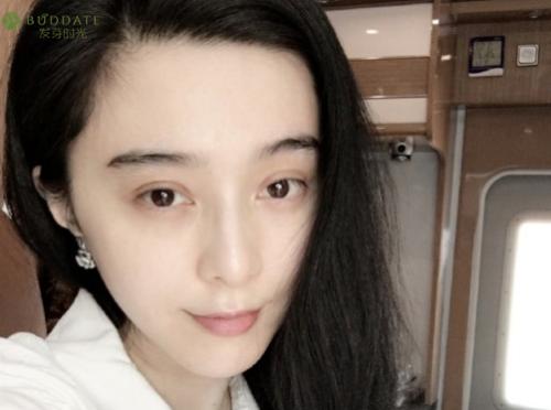 还在抱怨孕期肌肤黯黄?Pls看看范爷家的冰箱就知道差距在哪了!