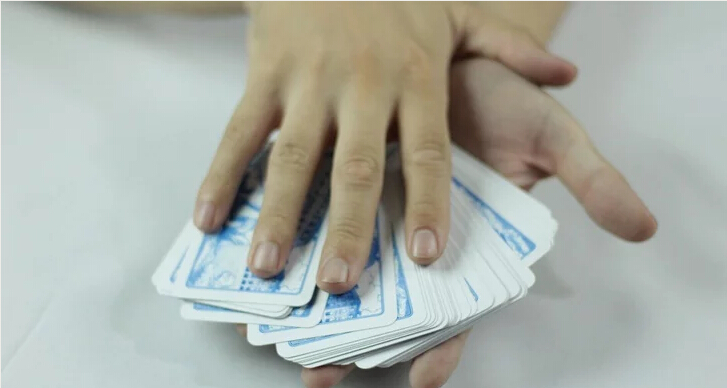 10个简单的扑克牌魔术视频,简单又神奇很实用的扑克魔术教学