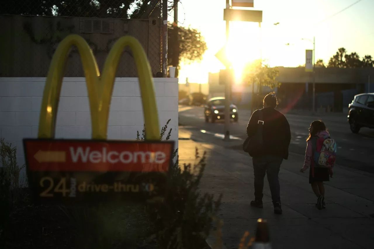 麦当劳中国改名为金拱门,永安行并购哈罗单车