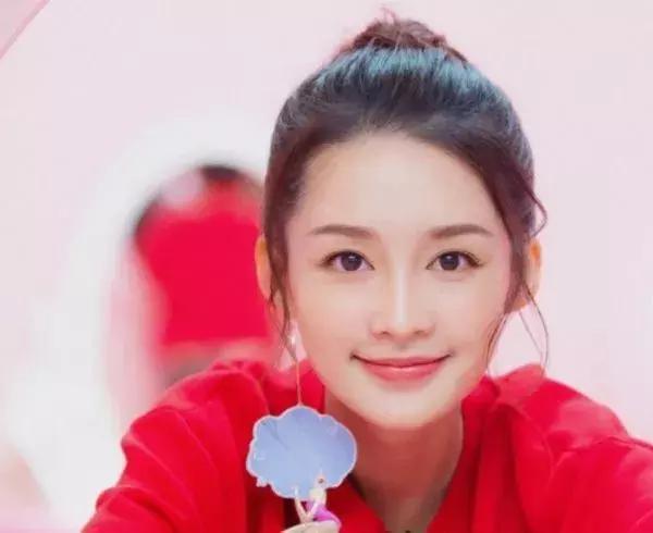 10块钱的国货是林允真爱?张天爱热衷100块的开架白菜?