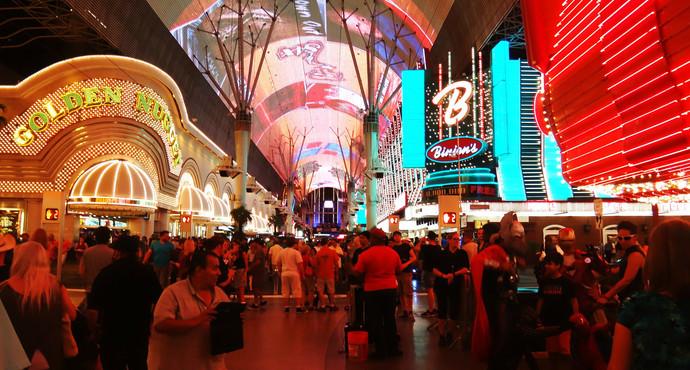 世界“娱乐之都”拉斯维加斯不仅有赌,还有纸醉金迷的……