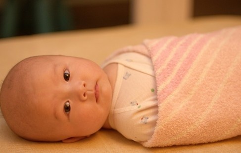 宝宝乳糖不耐受腹泻用补盐水吗,乳糖不耐受宝宝反复拉肚子怎么办