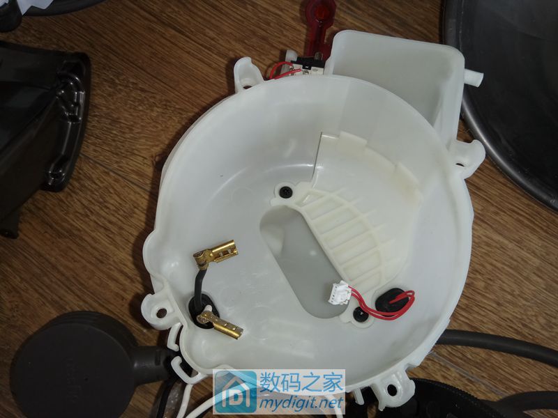 戴森dc有线吸尘器拆解,戴森吸尘器拆解详解