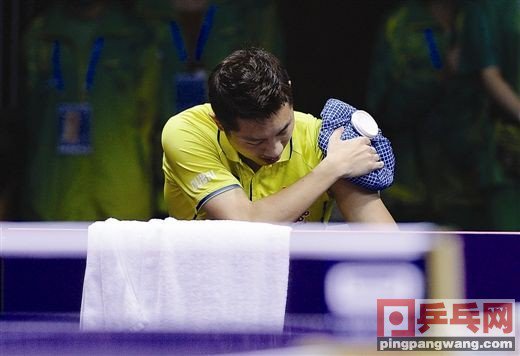 乒乓球运动保护膝盖最好护具,长期打乒乓球对肩部有什么损伤