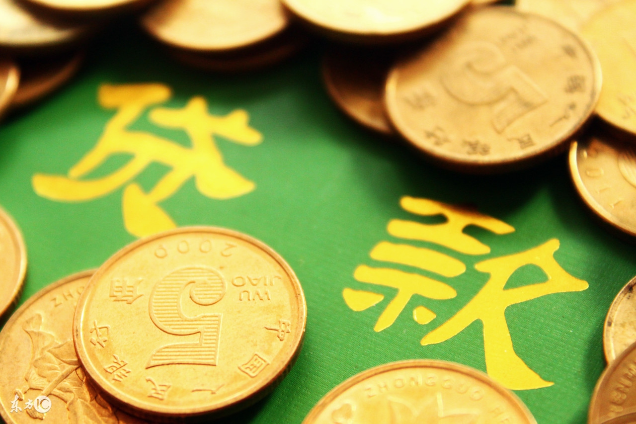 从生活看现金贷的利弊:外卖哥靠*款贷**转行直播,现拥有百万粉丝