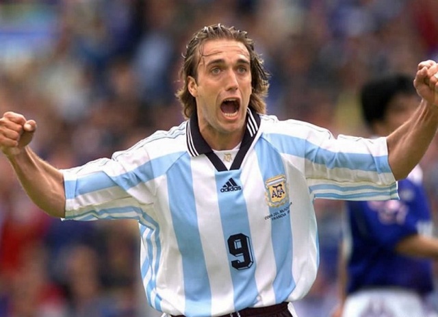 天下足球送别皮尔洛,天下足球温情告别