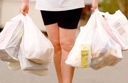 收纳衣服塑料袋技巧,家庭塑料袋怎么收纳