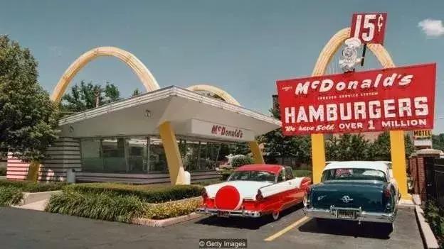 说到金拱门你会想到是麦当劳吗,麦当劳和金拱门的差别在哪