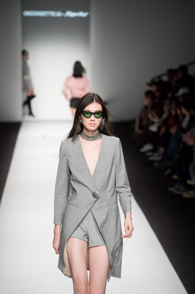 我以为必胜客的秀上全是行走的披萨，没想到却被美到……