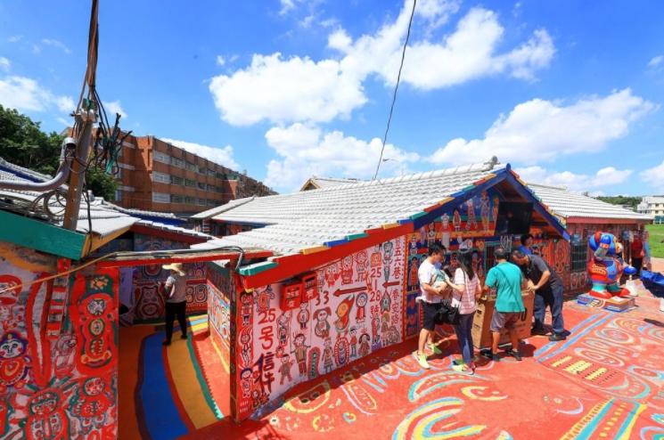 孤独星球评选：「世界秘密奇迹」台湾彩虹眷村入选