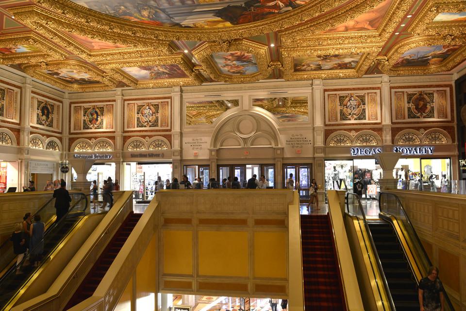 世界“娱乐之都”拉斯维加斯不仅有赌,还有纸醉金迷的……