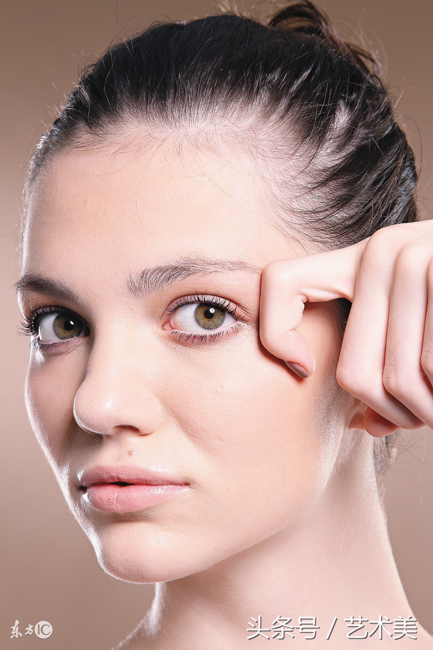 怎么去除眼袋和黑眼圈最快方法,怎样去除眼袋和黑眼圈自然方法