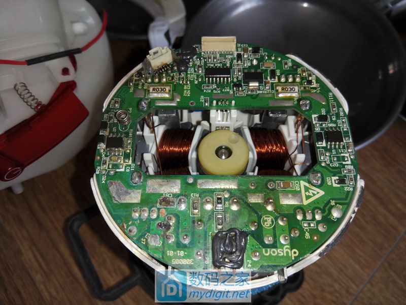 戴森dc有线吸尘器拆解,戴森吸尘器拆解详解