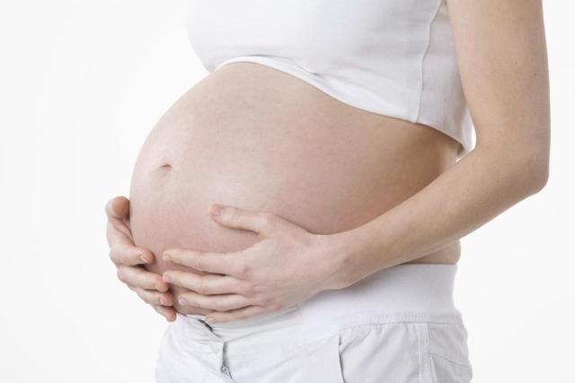 小腹疼怎么回事女性,怀孕初期憋尿肚子疼怎么办