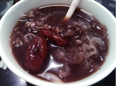 没想到煮粥随手撒点黑米也能治好白癜风?就这四个方法!