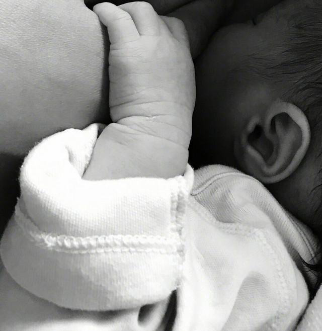 朱丹肚子痛的视频,朱丹自曝产后痉挛发作