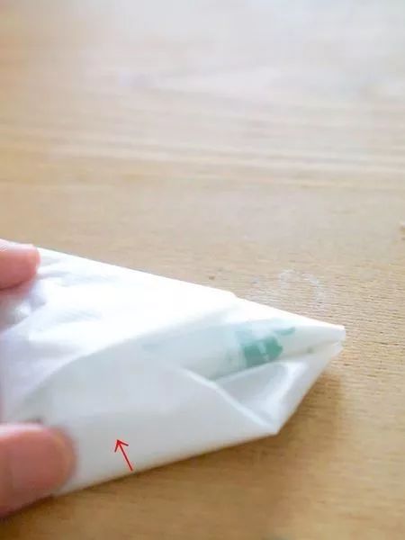 收纳衣服塑料袋技巧,家庭塑料袋怎么收纳