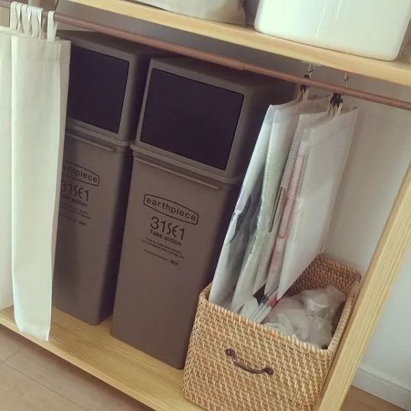 收纳衣服塑料袋技巧,家庭塑料袋怎么收纳