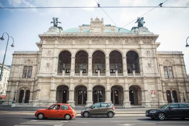 听蓝色多瑙河想到的情景,听了那么多年的青花瓷