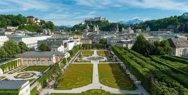 听蓝色多瑙河想到的情景,听了那么多年的青花瓷